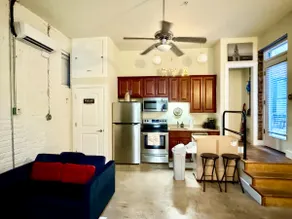 Stylish Speakeasy Downtown Richmond Bnb - Image 2