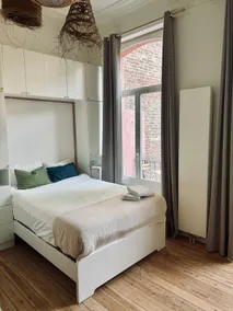 Beautiful apartment on the Ixelles Ponds - Image 4