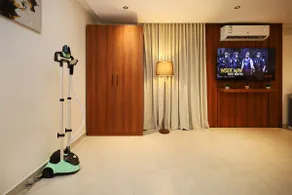 Luxury Studio opposite Specialist Hospital 204 - Image 4