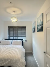 Luxury four bedroom house - Image 4
