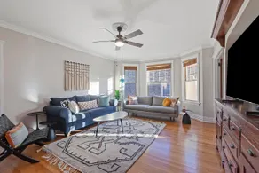 Beautiful Home | Great for Groups, Parking & Food - Image 2