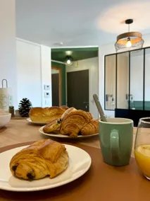 A comfortable cocoon – close to the station & old port - Image 4