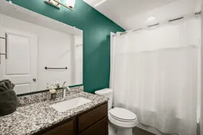 Clean~Cozy & Private l Great for Long Stays - Image 4