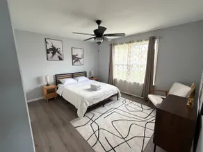 House• Private Yard • Family Friendly•Near Beaches - Image 2