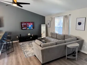 House• Private Yard • Family Friendly•Near Beaches - Image 3