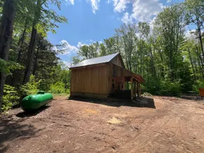 Quiet cabin in the woods - Image 4