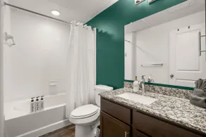 stylish Chic Studio| Parking~pool/gym - Image 4