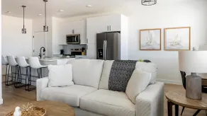 Landing | Stylish 1BD, Clubhouse, Pool - Image 2
