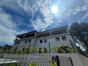 NEW 100 m² luxury apartment with great ocean views & garden - Image 4
