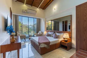 Suite - 5, A Cozy retreat at the Naukuchiatal Lake - Image 5