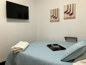 Petit & Modern w/ Parking ~ Wine - Image 3