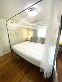 The Blue Bungalow - 2 Bed Close to Highway - Image 3