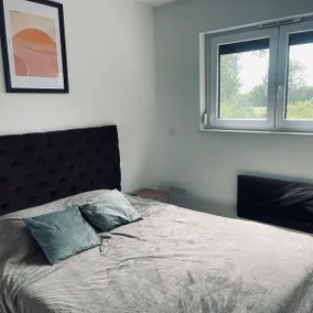 Two-room apartment with balcony and shared pool - Image 2