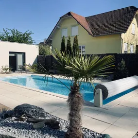 Two-room apartment with balcony and shared pool - Image 5