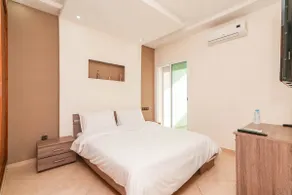 Elegant 2-Bedroom Apartment Near Kénitra TGV Station, Free Parking - Image 5
