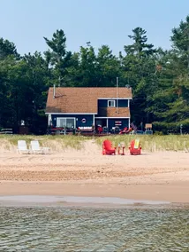 Hammond Bay Hideaway - Image 2