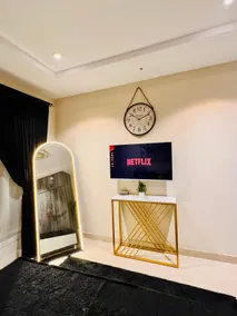 The Oliver Sky Suite - Image 2