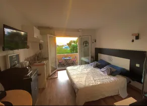 Quiet 1-bedroom apartment, terrace, pool, 2–3 people, cleaning included - Image 2