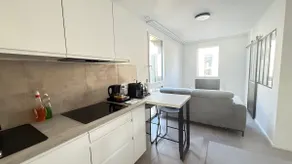 Luxury accommodation close to the train station and the lake - Image 2