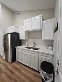 Three-bedroom apartment #4 - Image 5