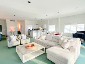 Lux Bayview Condo| 2 Bed | Sleeps 6-7| Close to DT - Image 2