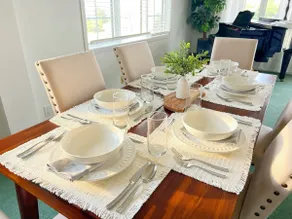 Lux Bayview Condo| 2 Bed | Sleeps 6-7| Close to DT - Image 4