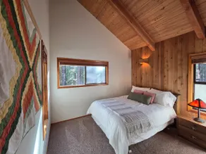 Cedar & Sage Cabin - Image 3
