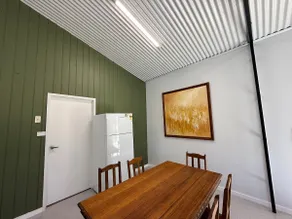 Modern country unit - Image 5