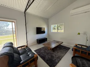 Modern country unit - Image 2