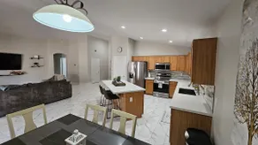*Entire Chandler Home | w/ 15% Weekly Discount - Image 3