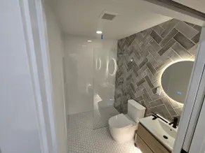 Newly Renovated Bed & Bath Apt - Image 2