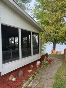 Yarrhill Lakeside Cottage on Mississippi Lake - Image 3