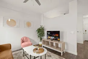 Airy & Modern Studio Suite~gym/pool - Image 3