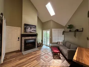 Newly Renovated Top Floor Condo - Image 3