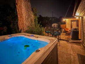 Lakewood smart home -Hot Tub & more - Image 3