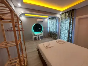 stone gate room - Image 4