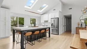 Beautiful Home in Narragansett - Image 2