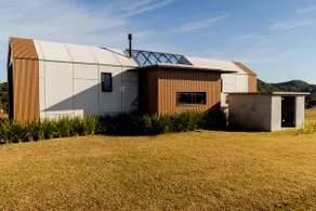 Modern House with Incredible View - Image 5
