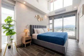 Design Loft with Panoramic Views - Image 2