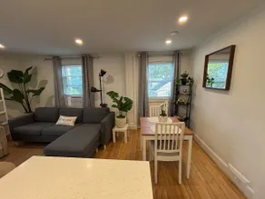 Modern 3Bd hidden gem + parking/ - Image 3