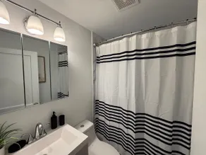 Modern 3Bd hidden gem + parking/ - Image 5
