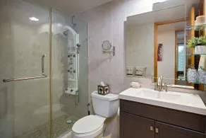 Kahala Beach condo 2Bd/2Ba/1prk - Image 2