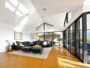 Zig Zag Retreat - Hilltop Home With Stunning Views - Image 2