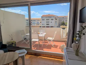 Terrace studio with marina view + air conditioning + parking/beach - Image 5