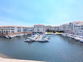 Terrace studio with marina view + air conditioning + parking/beach - Image 2