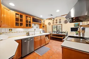 Upland Beach House- Perfect for Family Gatherings - Image 5