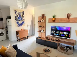 Private 2-bedroom apartment with balcony/pool/parking - Image 3