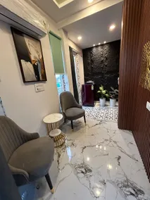 Luxurious 1BHK with Balcony projector near Airport - Image 4