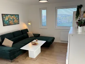 Topoľčianska Apartment Bratislava - Cozy stay with parking, AC & 10min tram to Old Town - Image 3