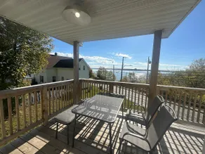 Modern Harbourview Home | Clean•Spacious•Parking - Image 4